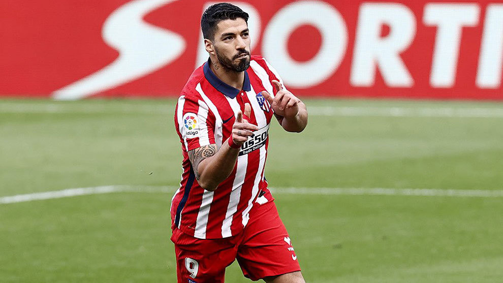 Suarez phá kỷ lục của Ronaldo