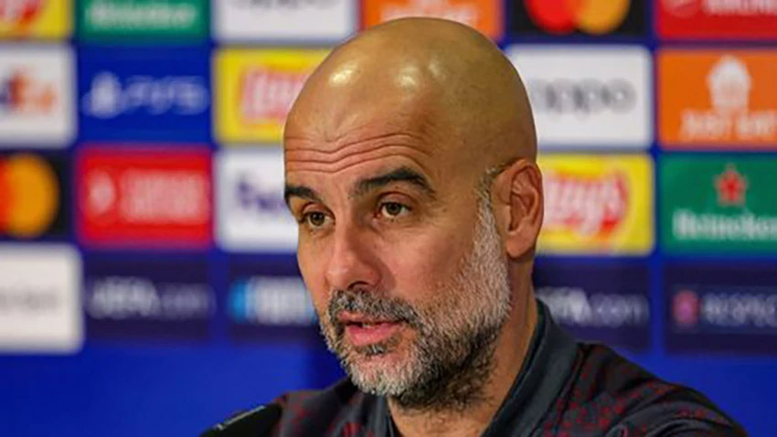 Pep Guardiola giải thích rõ tại sao MU kém xa Man City