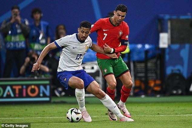 Ronaldo chia tay EURO 2024 với thành tích đáng buồn