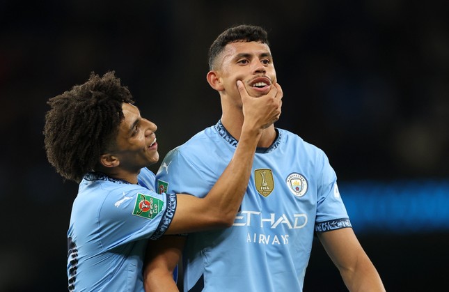 Man City thót tim trước đội hạng dưới ở Cúp Liên đoàn Anh