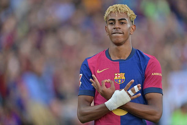 Barcelona tăng lương gấp 10 lần, trói chân Lamine Yamal đến năm 2031