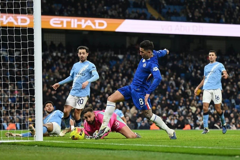 Premier League: Man City, Liverpool đánh rơi chiến thắng tiếc nuối